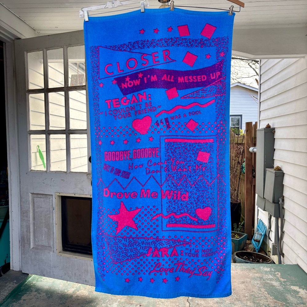🩵 Tegan and Sara Beach Towel 💓 Heartthrob 💓 Album Merch 2013 🩵 *Super Rare* 💘💘💘